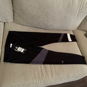 Women’s Under Armour Heat gear compression leggings new with tags